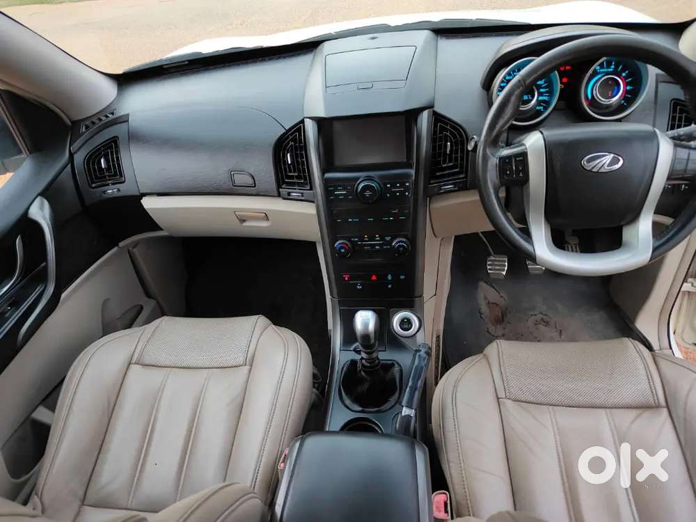 Mahindra Xuv500 2017 Diesel 93967 Km Driven