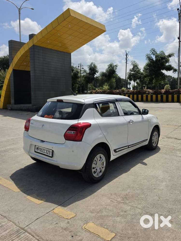 Maruti Suzuki Swift Vxi + Manual, 2022, Petrol