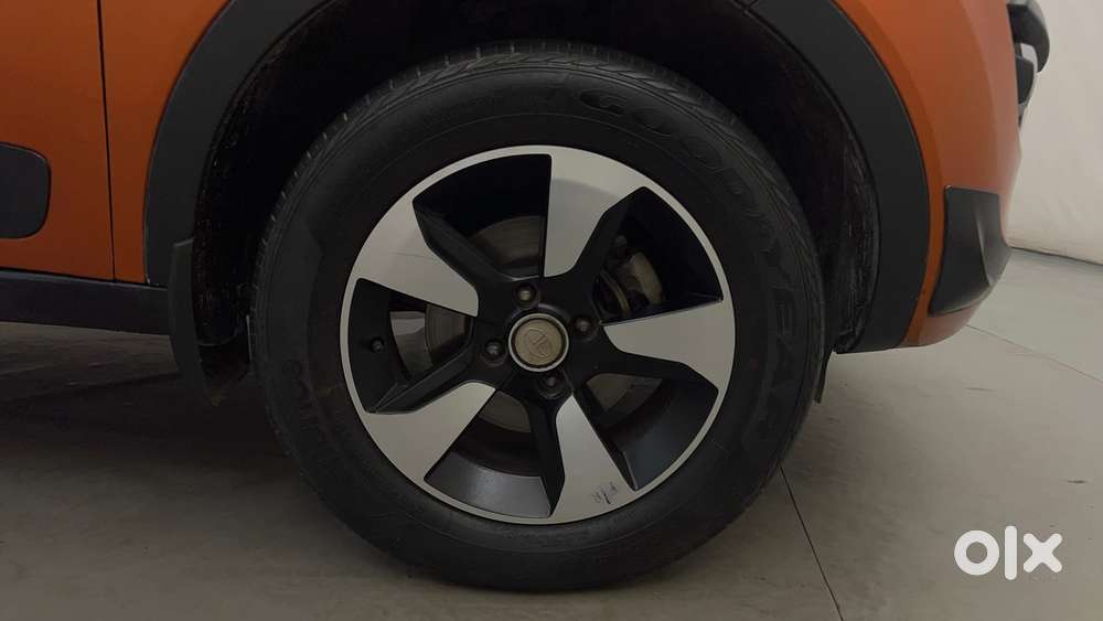 Tata Nexon 1.2 Revotron Xza Plus (o) Dual Tone, 2018, Petrol