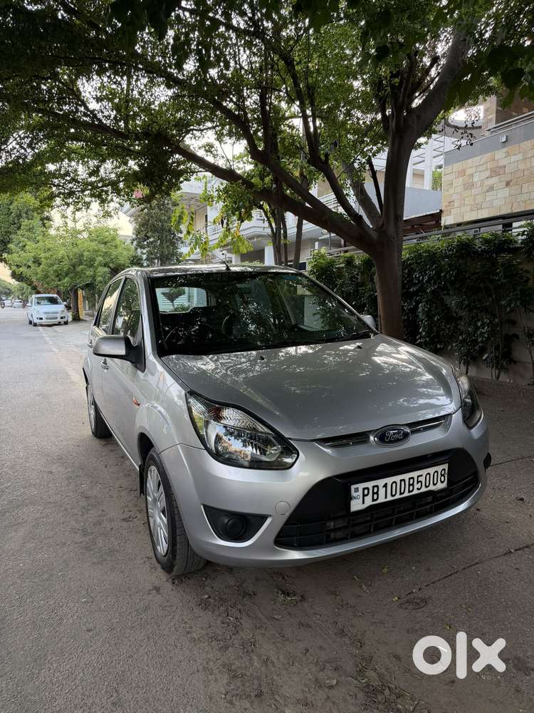 Ford Figo Petrol Titanium, 2011, Petrol