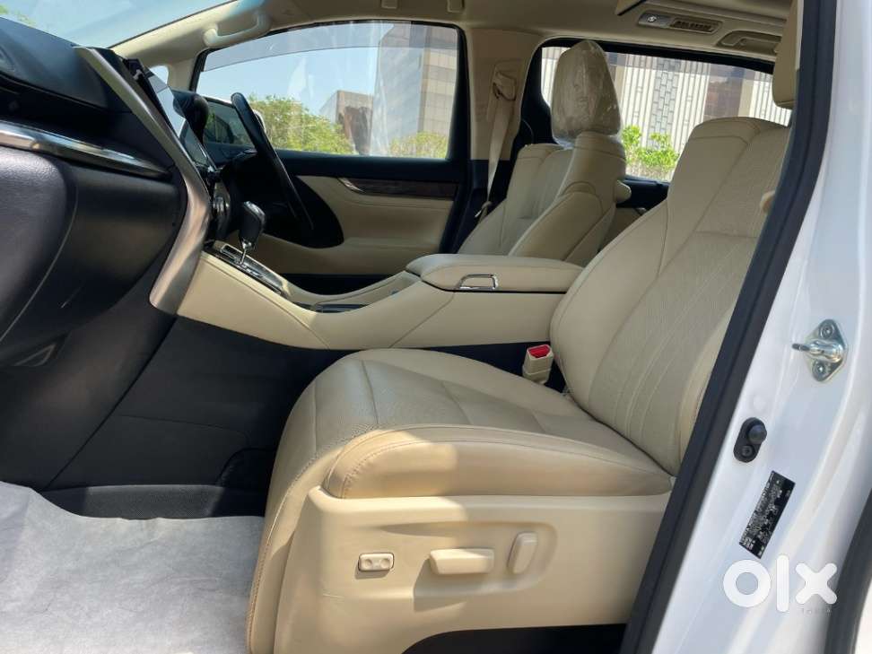 Toyota Vellfire Vip – Executive Lounge, 2023, Cng & Hybrids