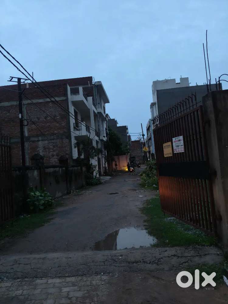 2500squire feat  Central Jail road 9000 rs sqft