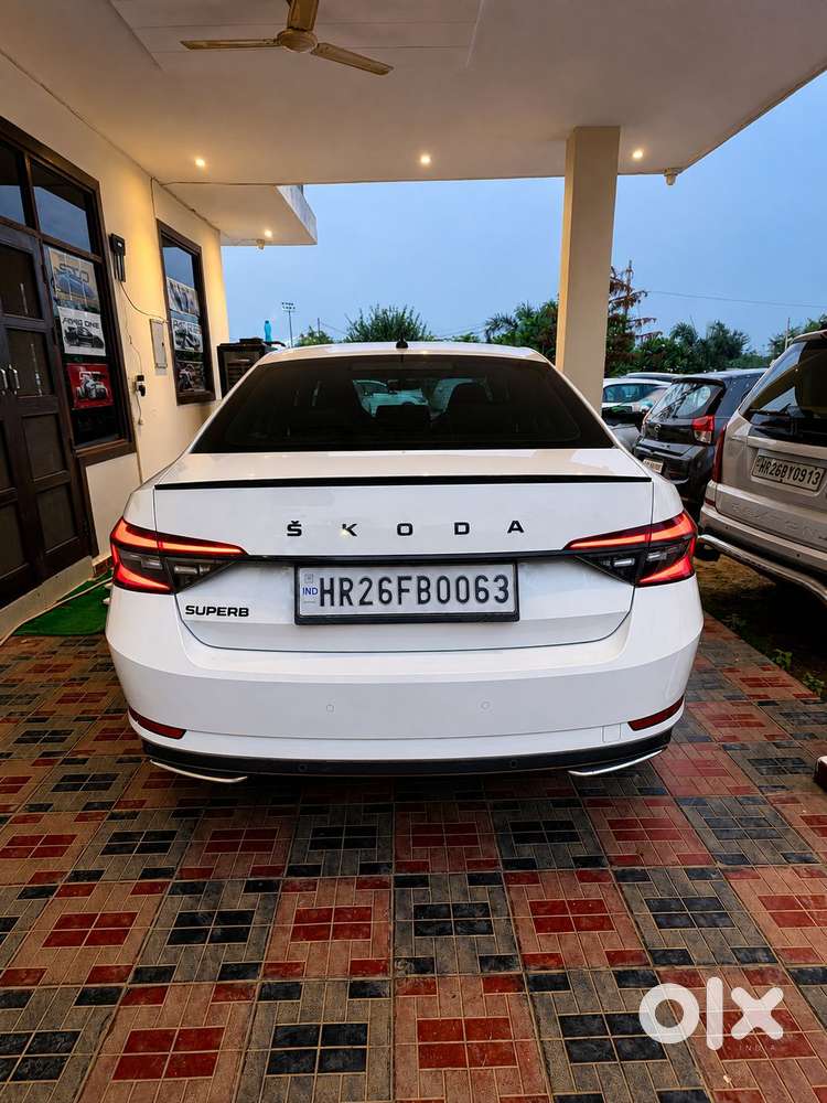 Skoda Superb 2.0 Sportline Tsi At, 2023, Petrol