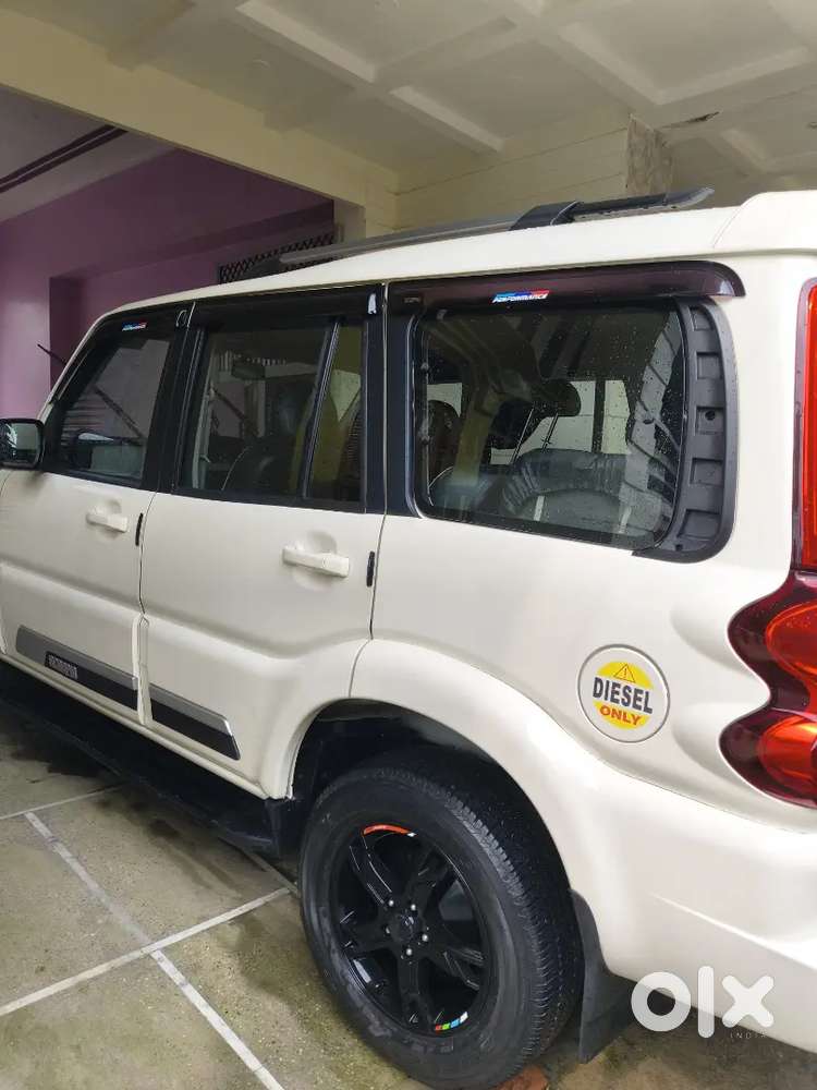 Mahindra Scorpio Classic 2016