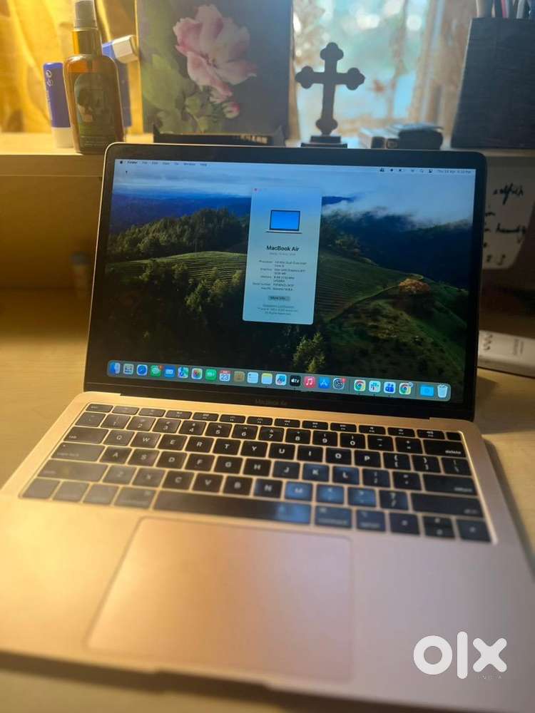 MacBook Air 2018 Retina 13-inch i5 / 8GB RAM / SSD – Good