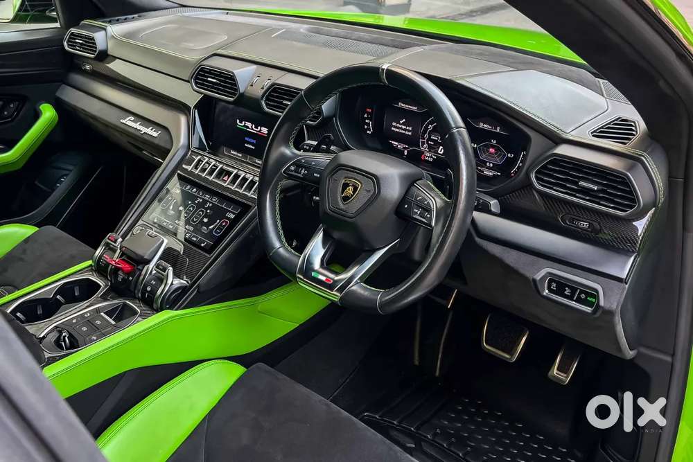 Lamborghini Urus, 2022, Petrol