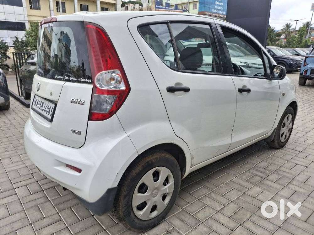 Maruti Suzuki Ritz Vxi, 2010, Petrol