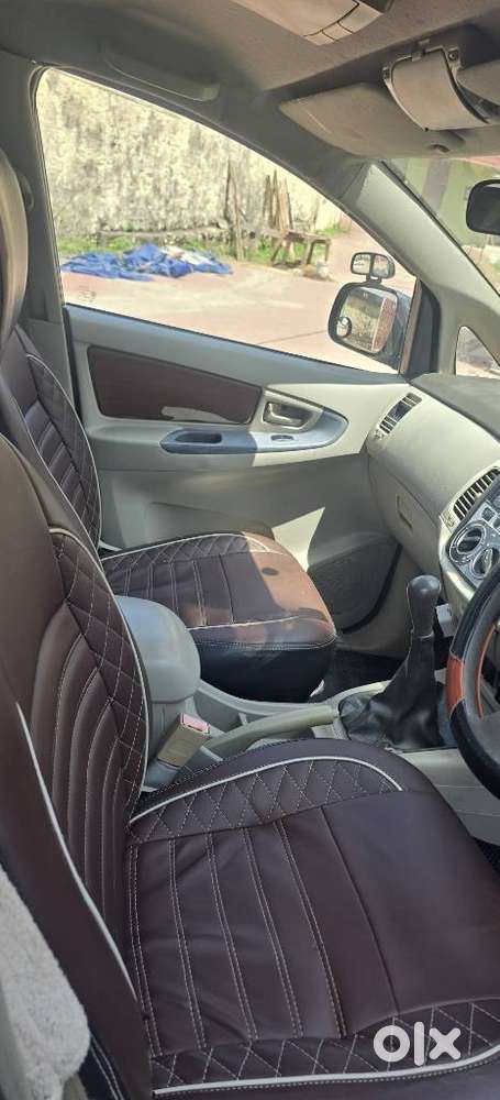 Toyota Innova 2.5 G (diesel) 8 Seater Bs Iv, 2011, Diesel