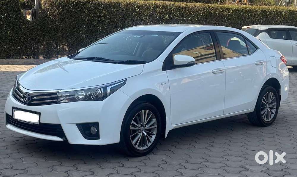 Toyota Corolla Altis 1.8 Vl 2015 At 98000 Kms Chandigarh Registration.