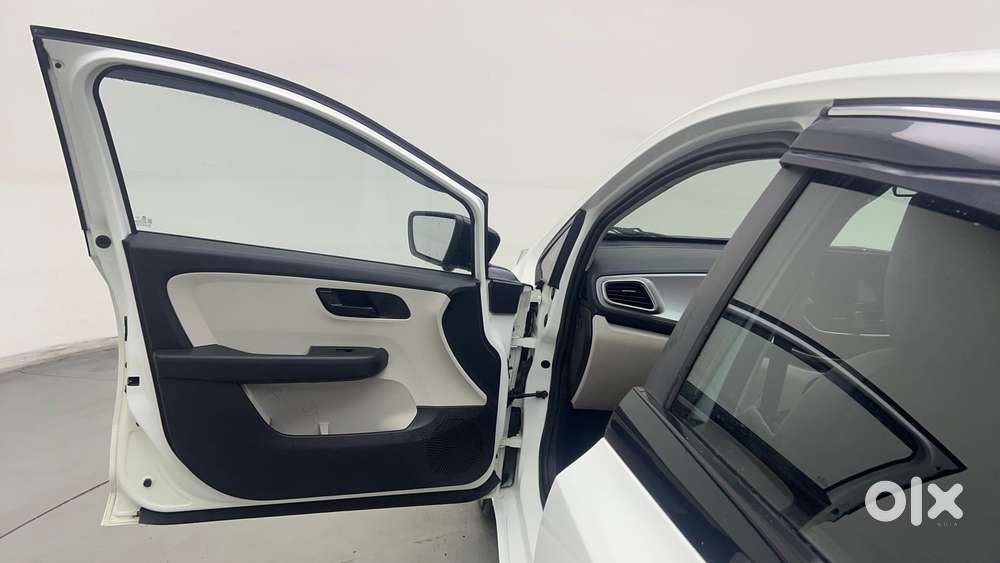 Tata Altroz 1.2 Xm, 2023, Petrol