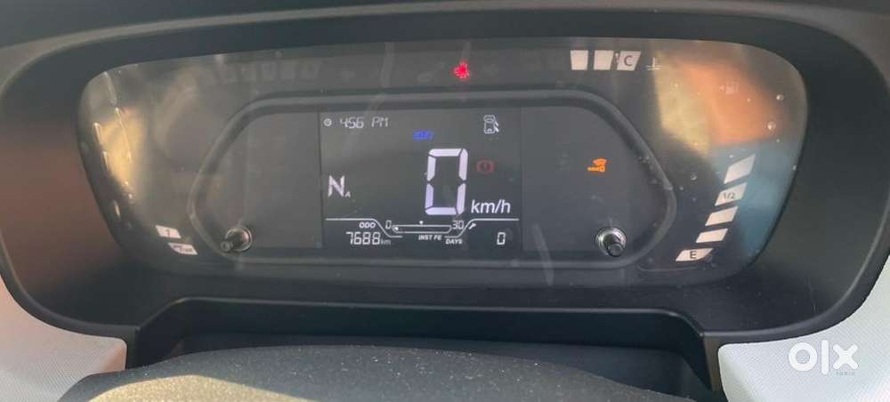 Tata Punch Accomplished Amt Sunroof, 2025, Petrol