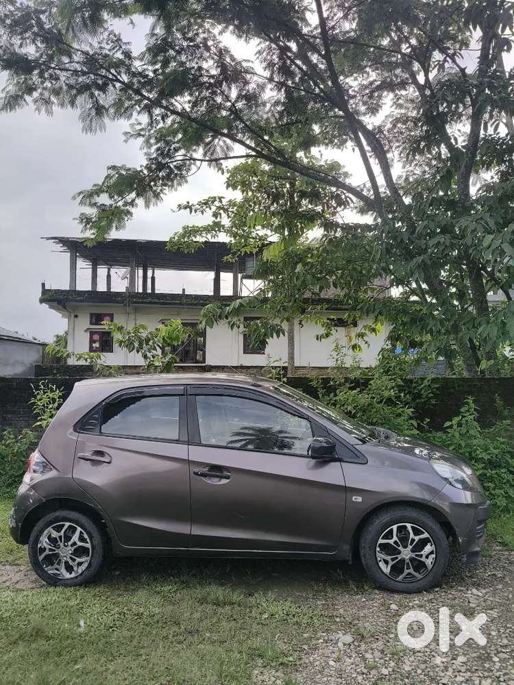 Honda Brio Mt Petrol 2nd Owner 2012