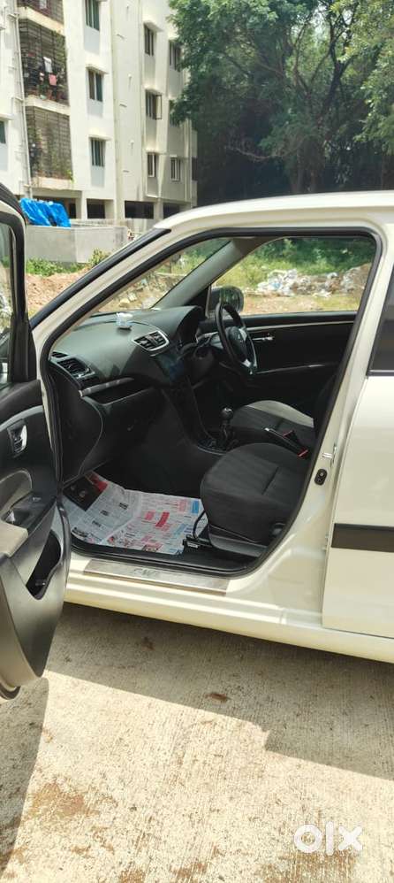 Maruti Suzuki Swift Vxi + Manual, 2012, Petrol