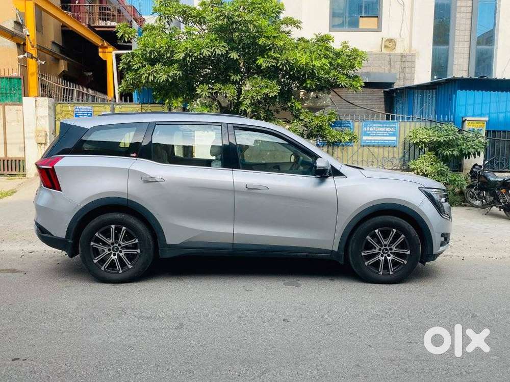 Mahindra Xuv700 2.0 Ax 7 Petrol At Str, 2023, Petrol