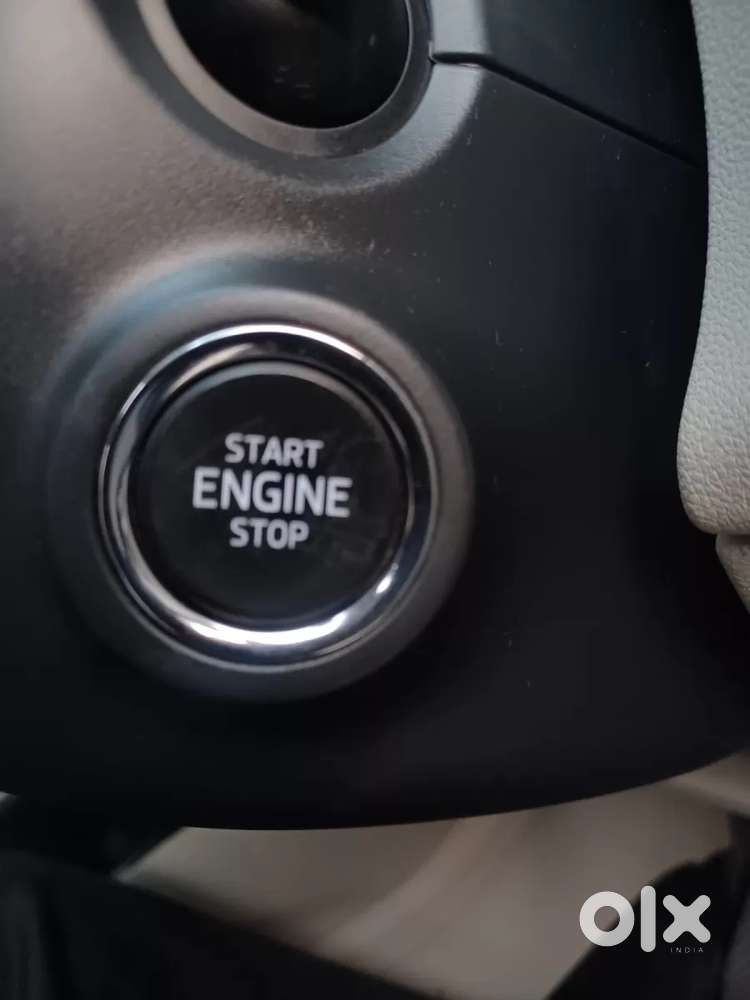 Skoda Slavia Ambition 1.0l Tsi At, 2022, Petrol