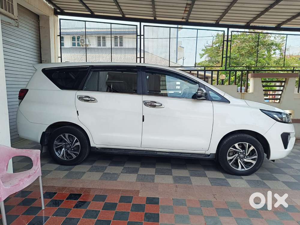 Toyota Innova Crysta 2.4 Gx Limited Edition At 8 Str, 2022, Diesel