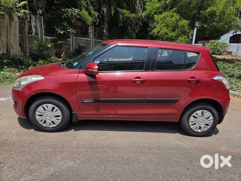 Maruti Suzuki Swift Vxi + Manual, 2012, Petrol