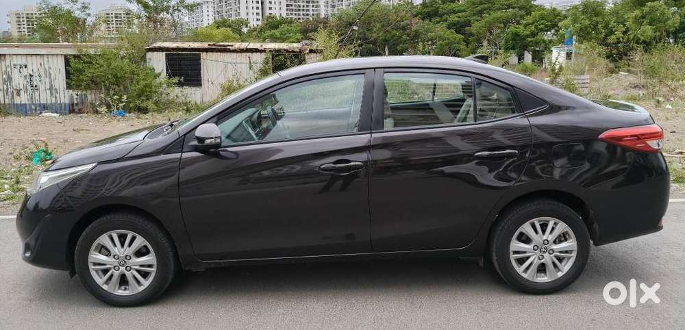 Toyota Yaris V Cvt, 2018, Petrol