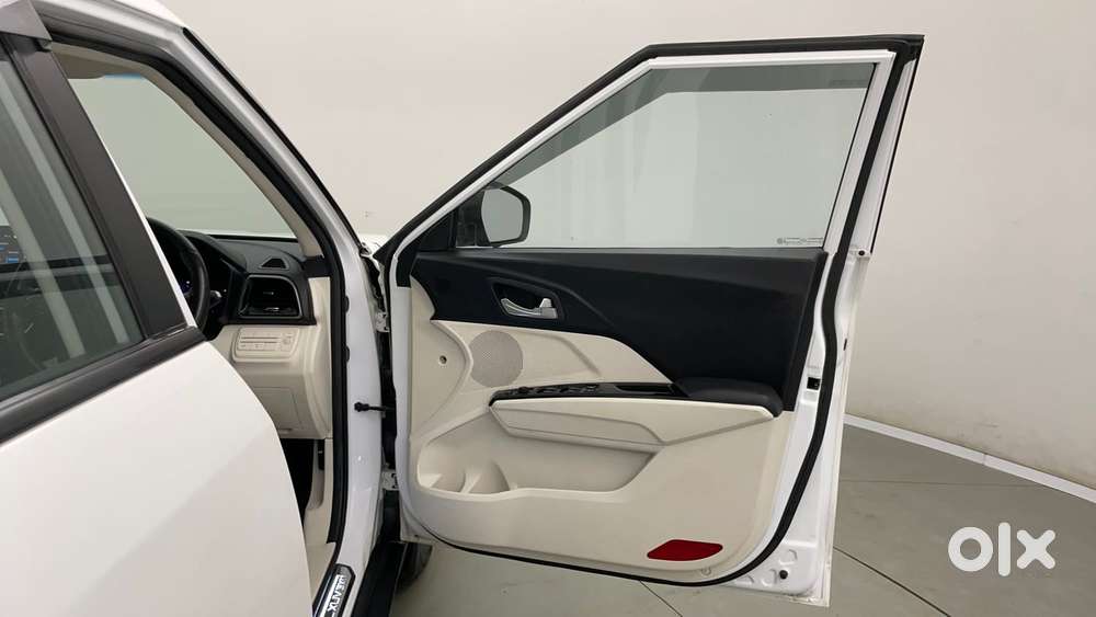 Mahindra Xuv 3xo Ax5l 1.2 Petrol At, 2024, Petrol