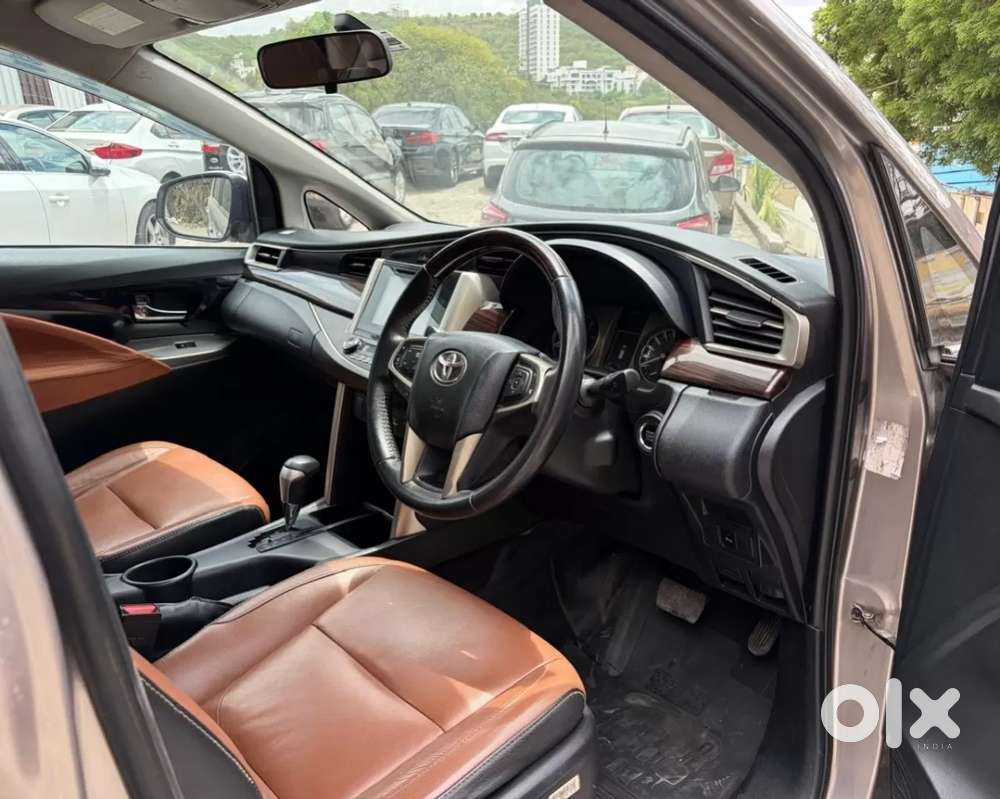 Toyota Innova Crysta 2.8 Zx At 7 Seater, 2016, Diesel