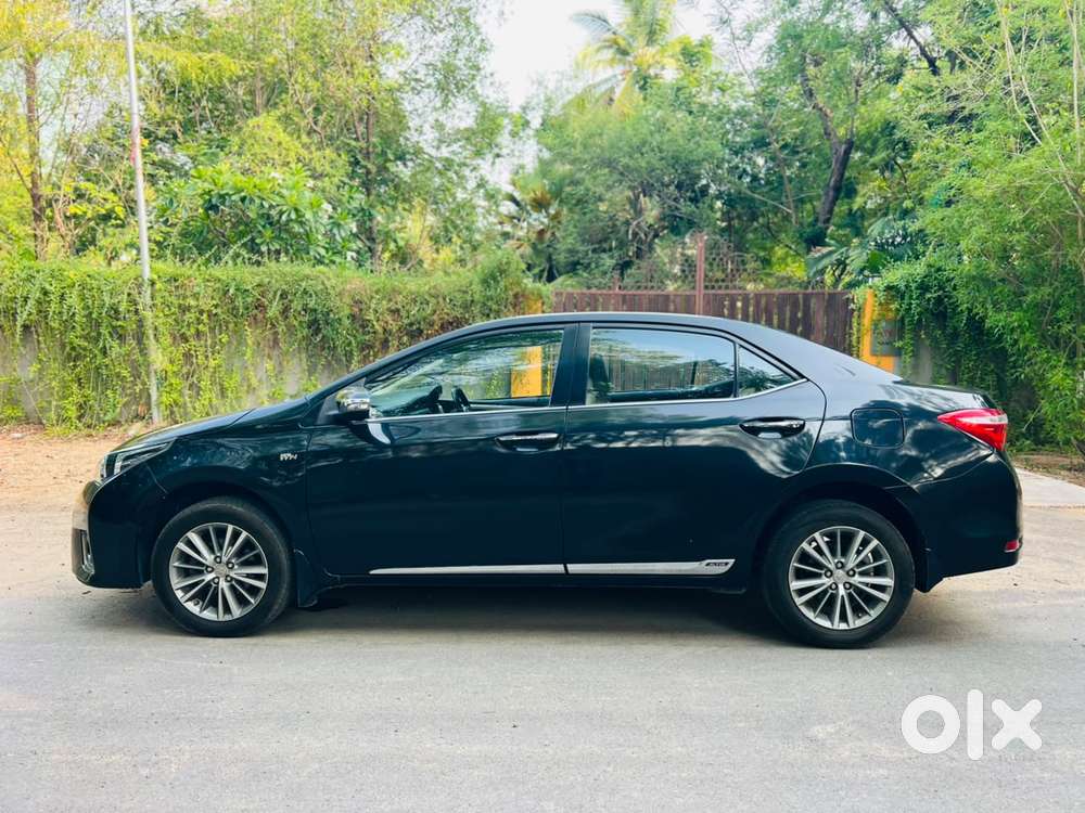 Toyota Corolla Altis 1.8 J, 2016, Petrol
