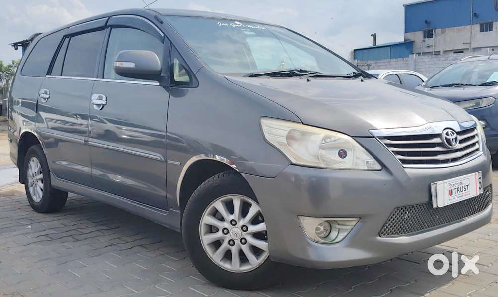 Toyota Innova 2.5 Vx 8 Seater Bs Iv, 2012, Diesel