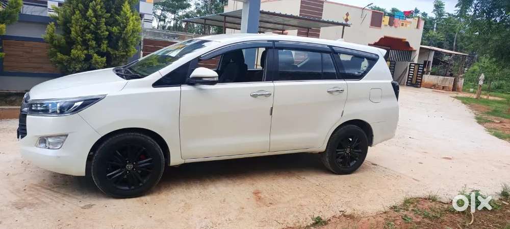 Toyota Innova Crysta 2016