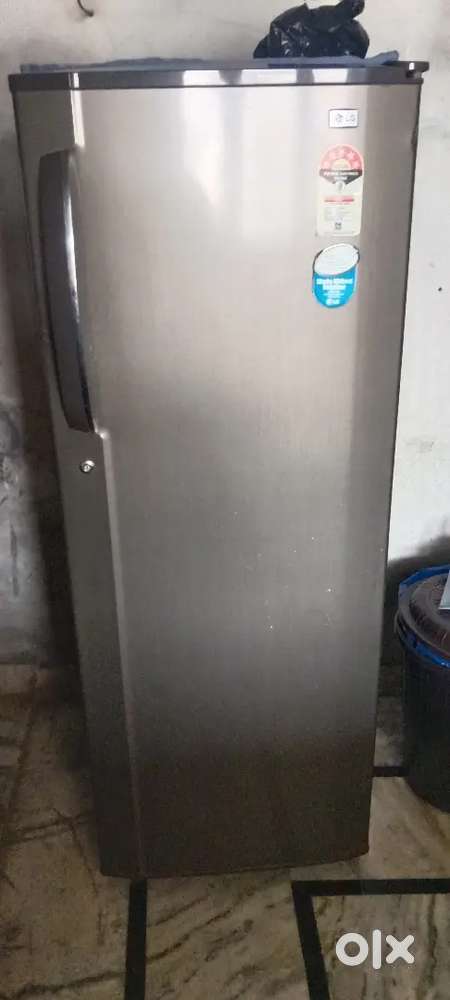 LG fridge almost good condition
