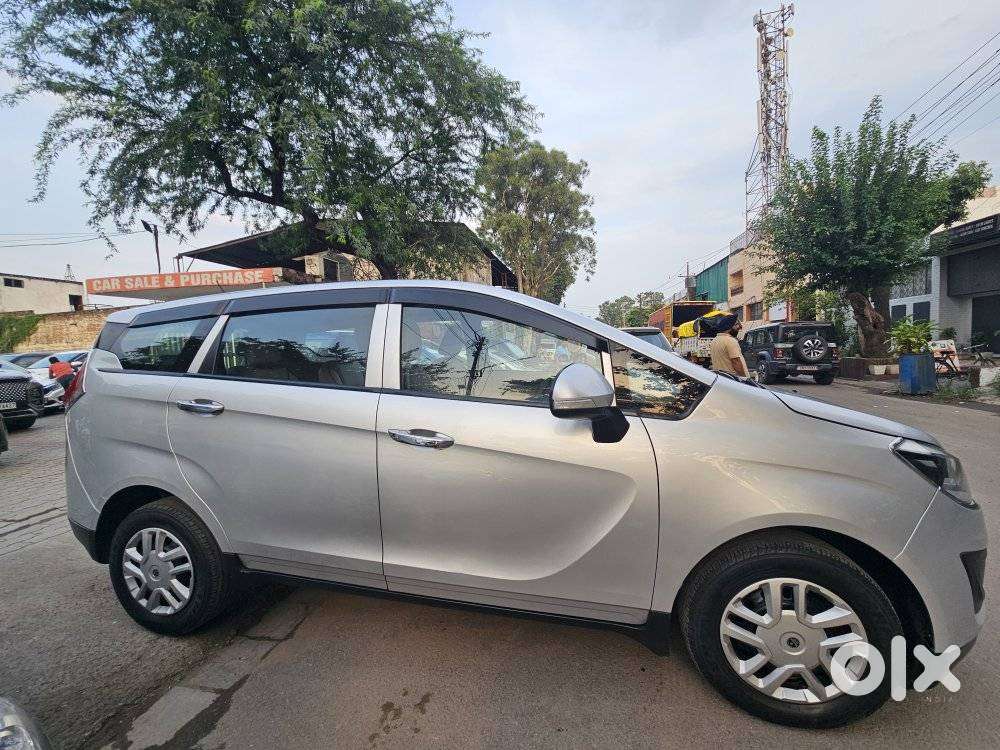 Mahindra Marazzo M4, 2019, Diesel