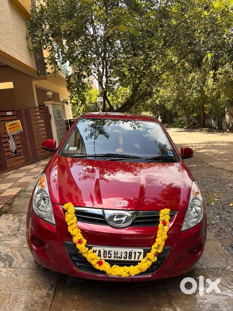 Well Maintained Less Driven I20 For Sale Direct Owner