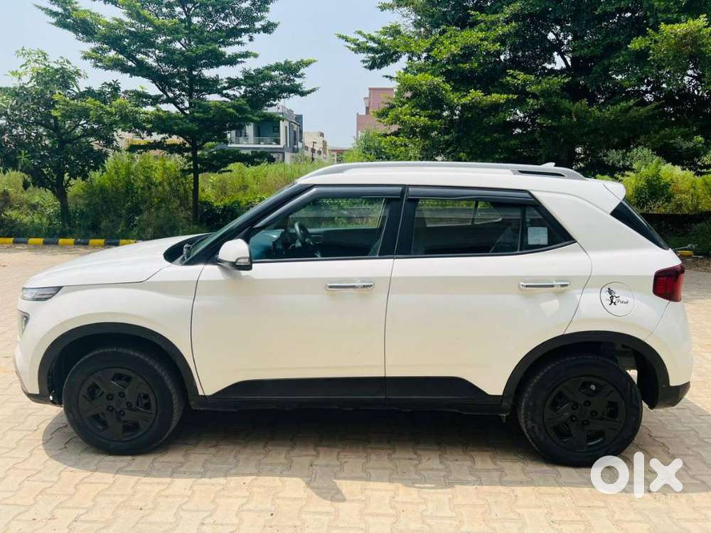 Hyundai Venue 1.2 S Plus, 2022, Petrol