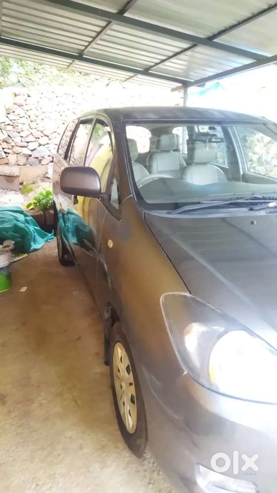 Toyota Innova 2011