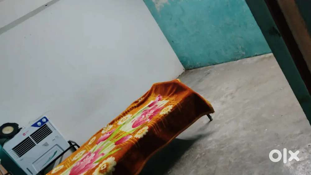 One room with common washroom