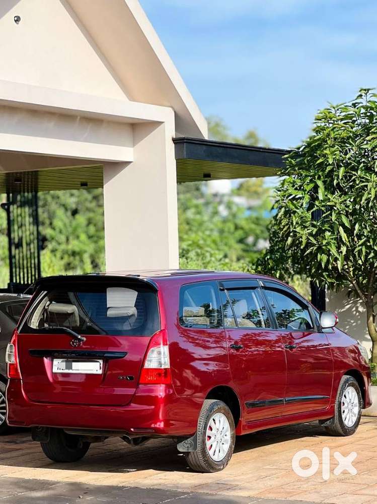 Toyota Innova 2.5 V 8 Str, 2012, Diesel