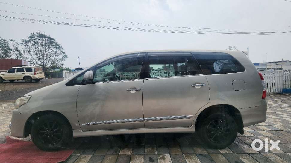 Toyota Innova 2.5 V 8 Str, 2015, Diesel
