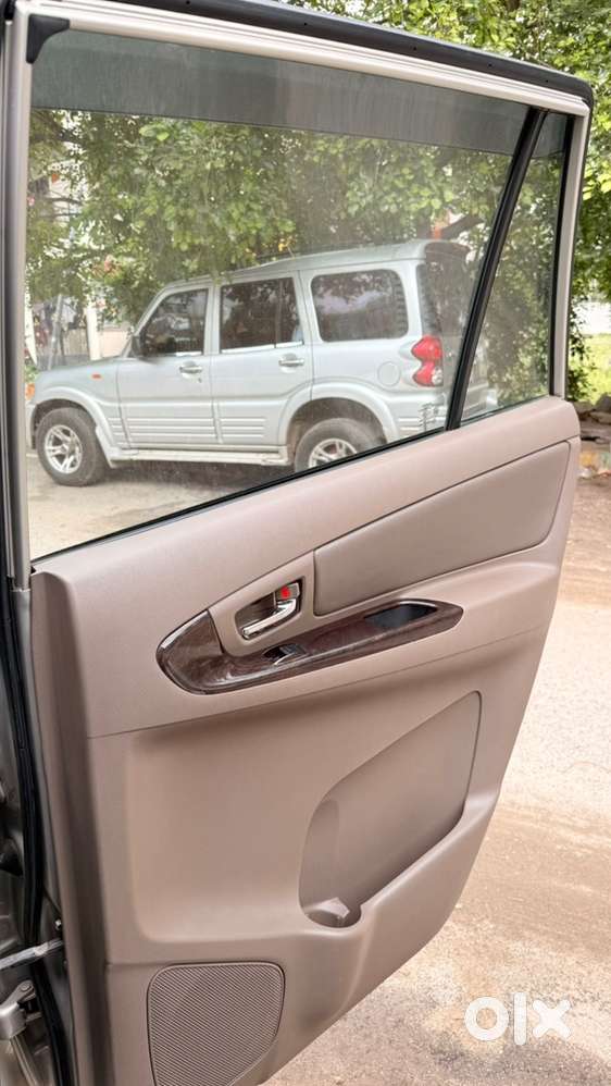 Toyota Innova 2.5 Zx Top End