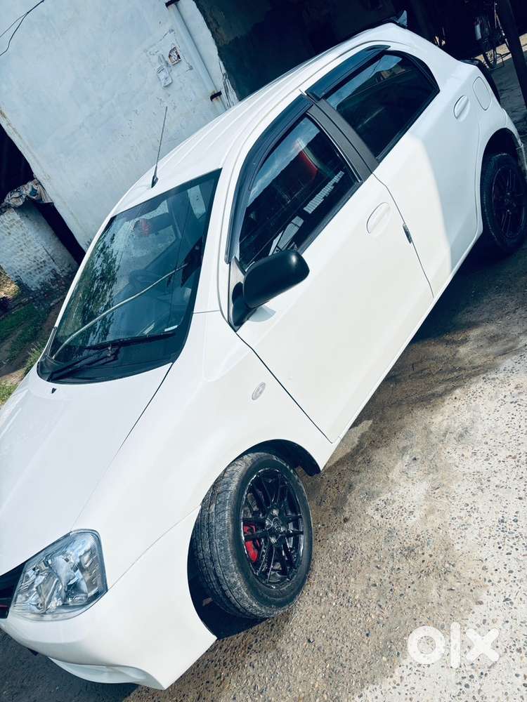 Toyota Etios Liva 2012