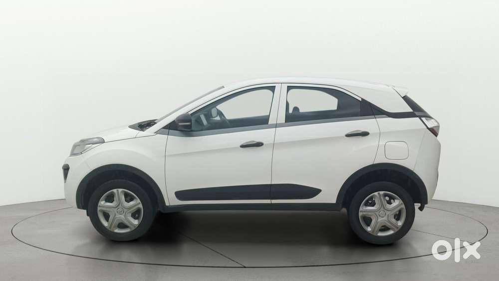 Tata Nexon 1.2 Revotron Xe, 2018, Petrol
