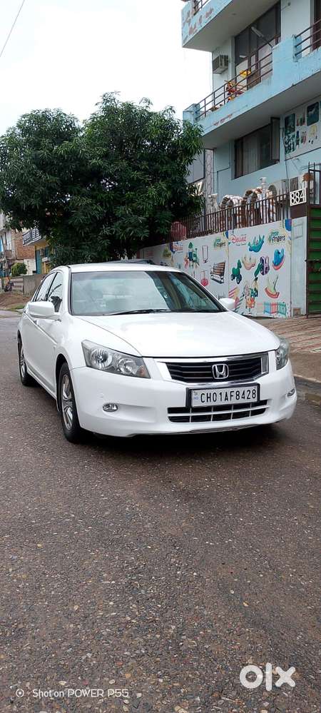 Honda Accord 2.4 Elegance Manual, 2011, Petrol