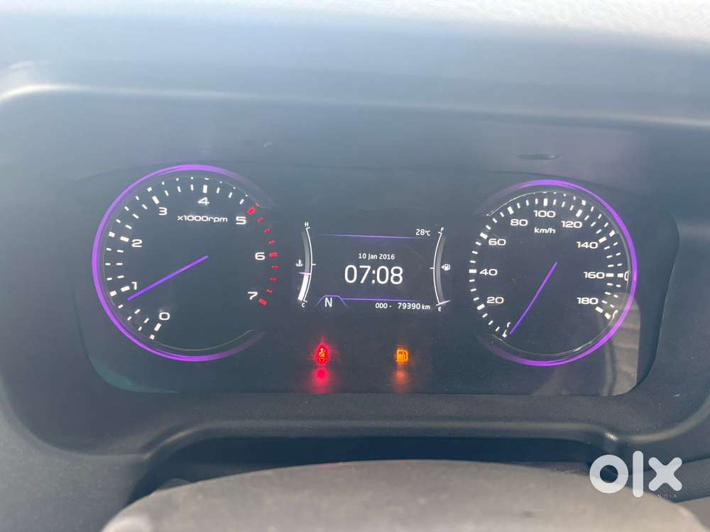 Mahindra Marazzo M8, 2018, Diesel