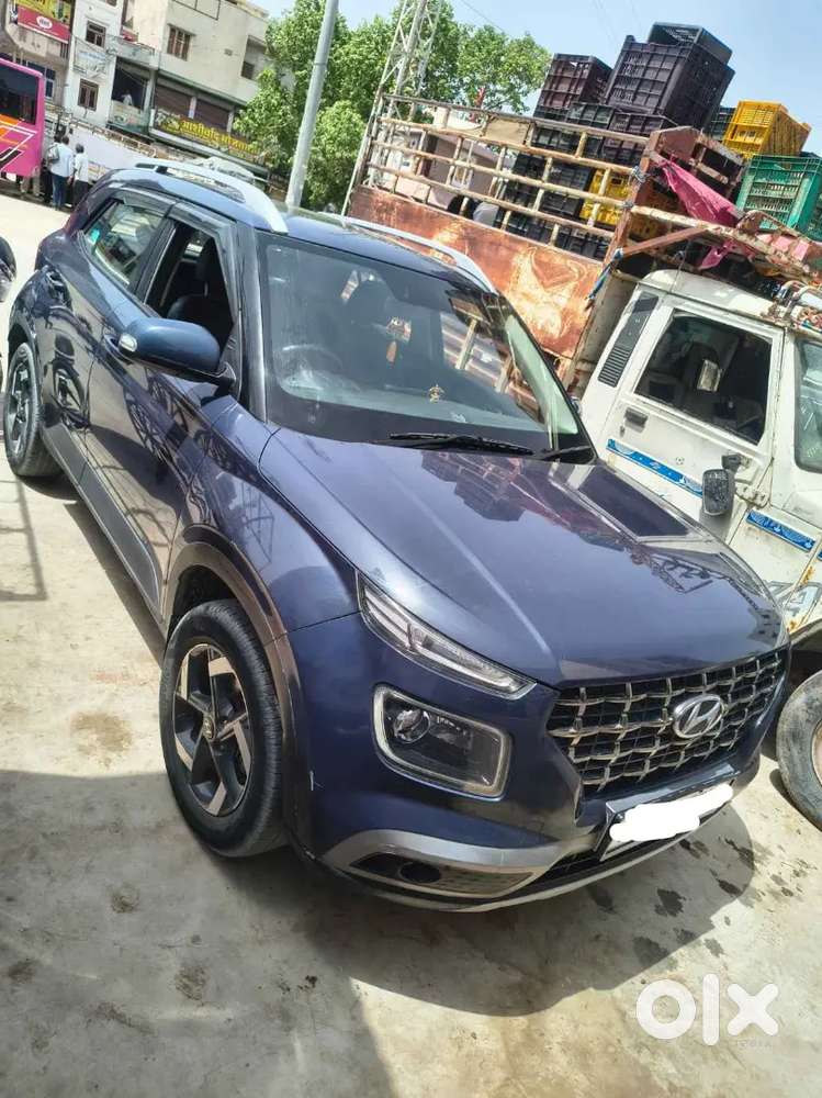 Gadi Showroom Condition Me H Jis Bhai Ko Leni Ho Vahi Massage Kare