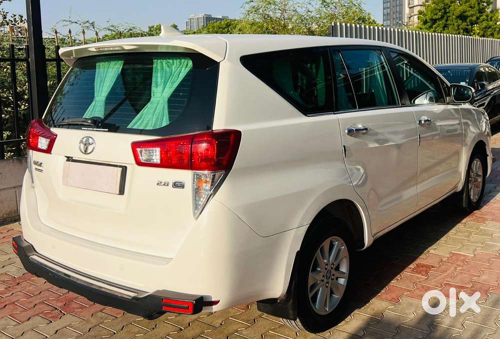 Toyota Innova Crysta 2.8 Gx At, 2016, Petrol