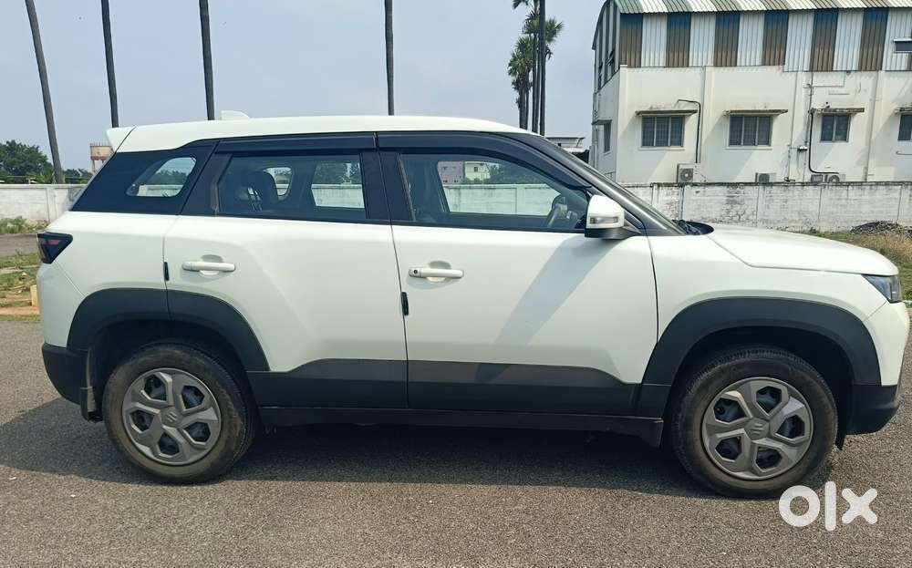 Maruti Suzuki Brezza 1.5 Vxi Smart Hybrid, 2023, Petrol