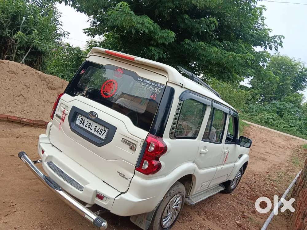 Mahindra Scorpio 04/04/2016
