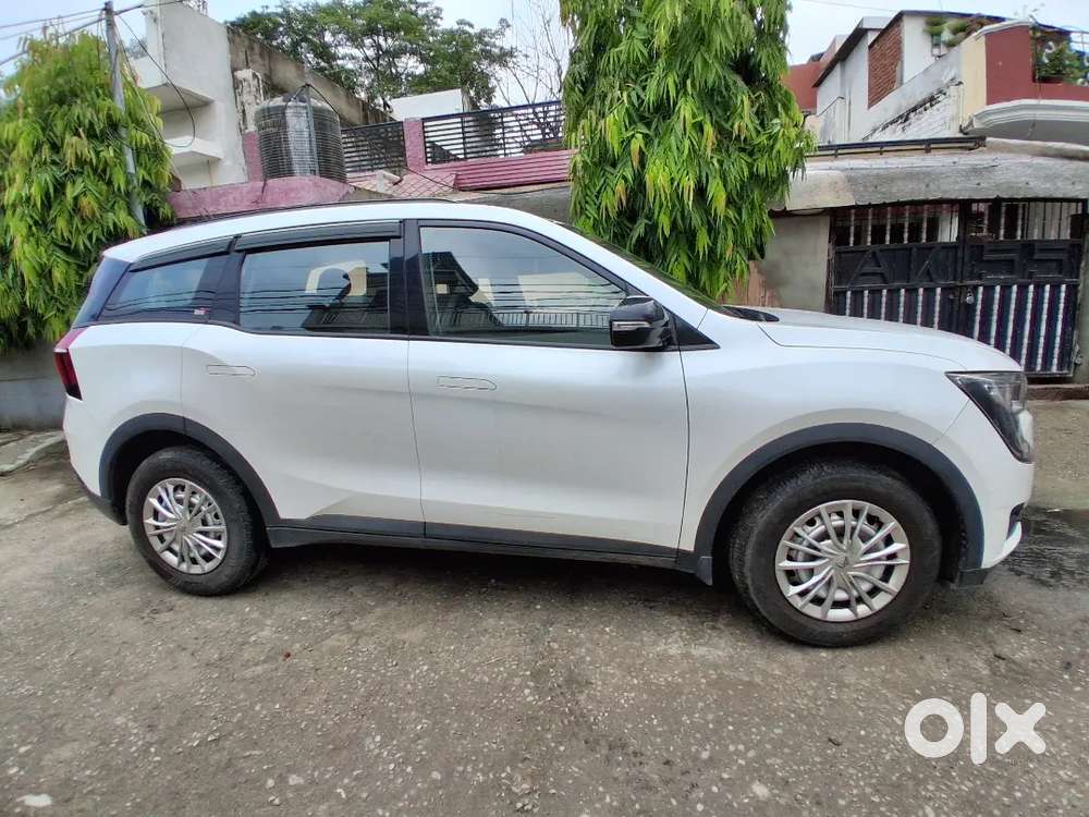 Mahindra Xuv700 2.0 Petrol 2023