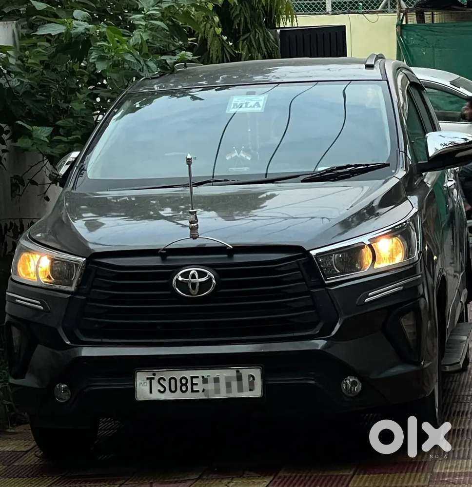 Toyota Innova Crysta 2016 Variant
