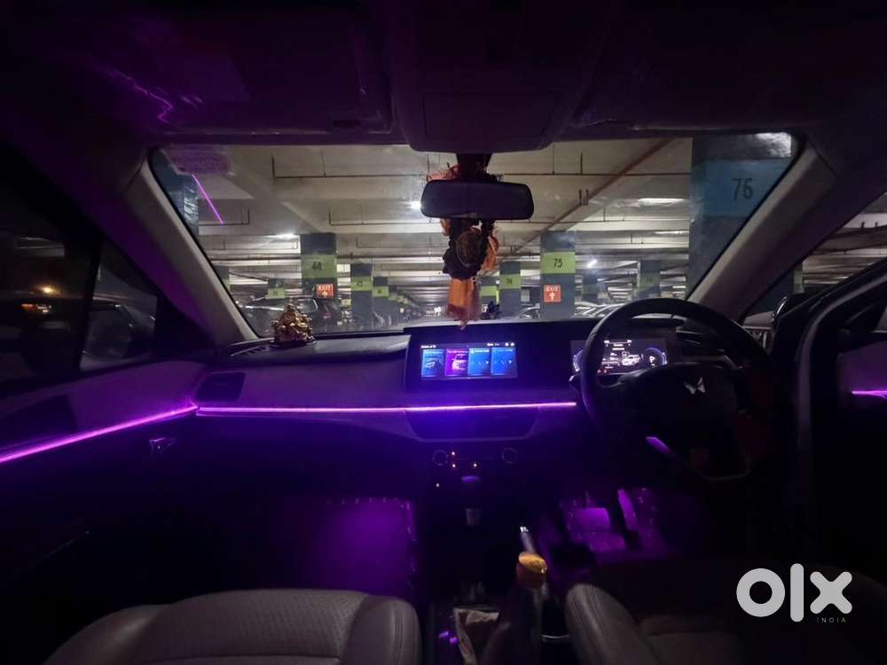 Mahindra Xuv700 2022 Diesel Well Maintained