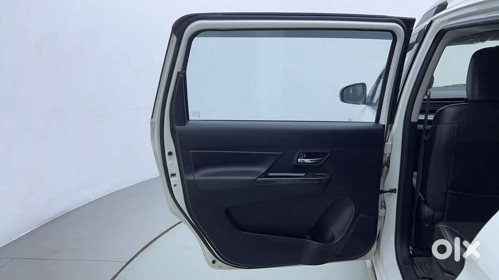 Maruti Suzuki Xl6 1.5 Alpha At, 2022, Petrol
