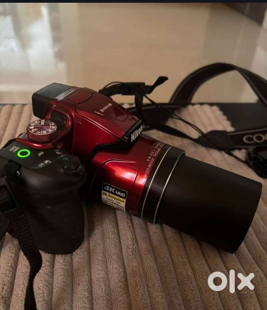 Nikon Coolpix B700 20MP 60x Optical Zoom Excellent Condition