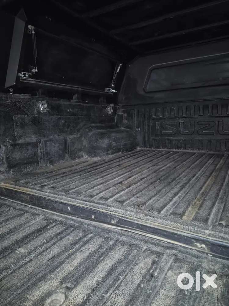 Isuzu D-max V-cross 2024 Diesel 80000 Km Driven